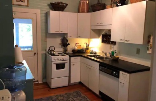 Black Mountain Cottage | Cozy Blue Ridge Mountain Cottage in Montreat, NC