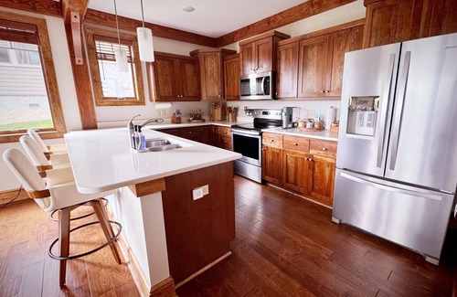 Foscoe Condo | Cozy Boone Retreat Stone Fireplace Hot Tub Mountain Views & Resort Access