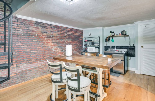 Roxbury Apartment | Cozy Boston Apartment Near Franklin Park Zoo!