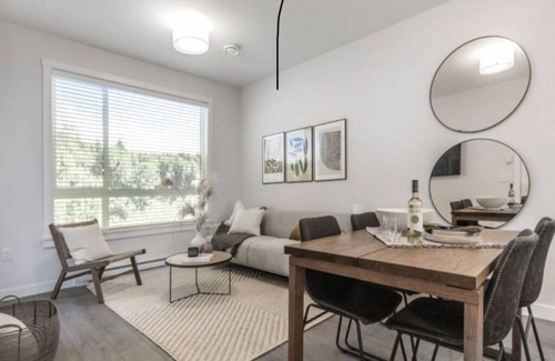 Abbotsford Condo | Cozy brand new 1 bedroom Condo , close to Hospital , UFV & downtown Abbotsford.