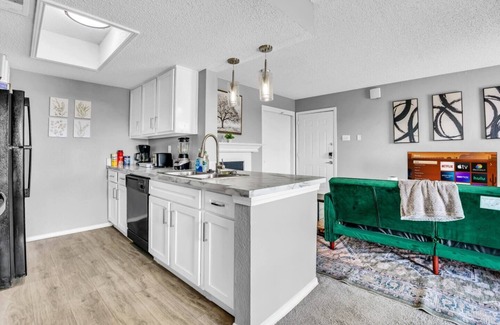 West Arlington Apartment | Cozy Brand New Studio · 1 Bath + Gym 604