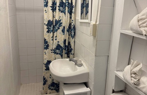Nassau Apartment | Cozy Breeze Queen Bed Studio