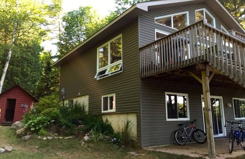Lake of Bays Cottage | Cozy, bright cottage on quiet, motor-free lake.