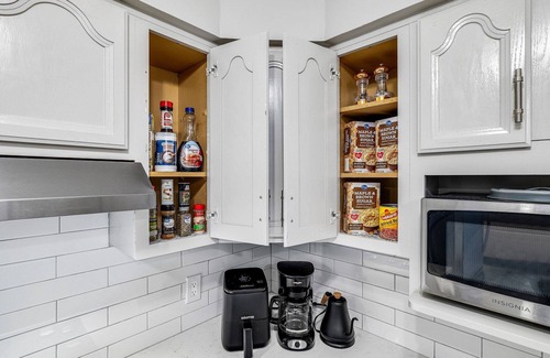 Watauga House | Cozy & Bright Getaway Home. Perfect Family Escape