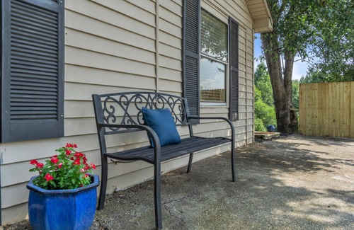 Travelers Rest House | Cozy, Bright Suite w/King Bed