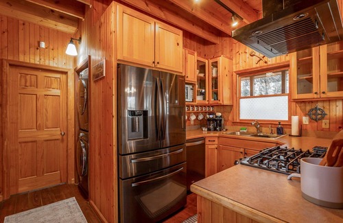 Signal Mountain Cabin | Cozy Brock Creek Cabin near Chattanooga