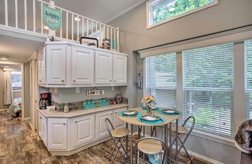 Broken Bow Cottage | Cozy Broken Bow Getaway w/Fire Pit, 5 Mi to Lake!