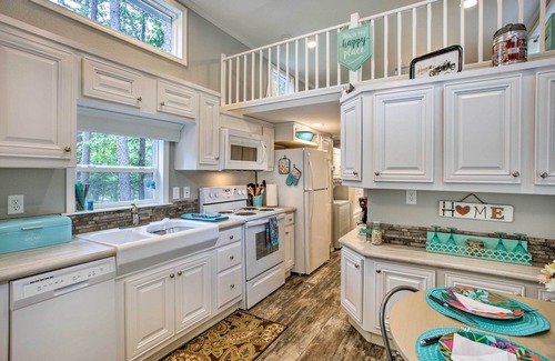 Broken Bow Cottage | Cozy Broken Bow Getaway w/Fire Pit, 5 Mi to Lake!