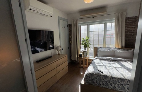 Crown Heights Apartment | Cozy Brooklyn retreat luxury building.