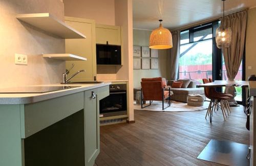 Maubray House | Cozy Bungalow by the Lake