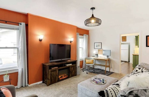 Wichita House | Cozy bungalow in Delano - minutes from downtown and the river