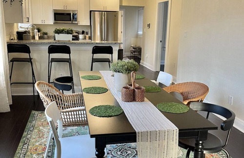 Ybor City House | *Cozy Bungalow* Sleeps 10 - 2 miles to downtown