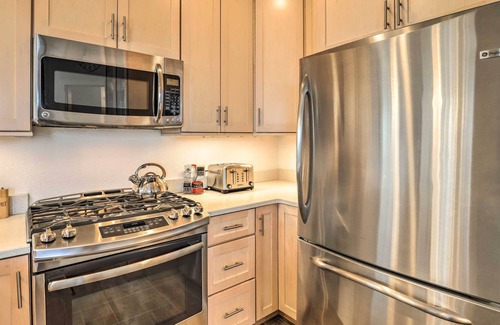 Mountain Air Condo | Cozy Burnsville Condo w/ Fire Pit & Mountain Views