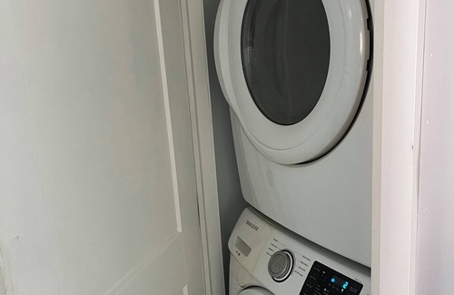 Bradford House | Cozy & Clean upper unit