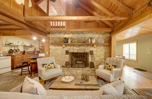 Bath House | Cozy Cabin 12 Mi to Miami University - Oxford!