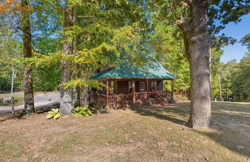 Counce Cabin | Cozy Cabin 3.5 min from Sportman's!