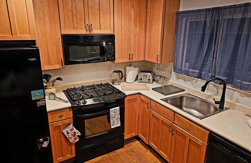 Glencoe Cabin | Cozy Cabin 40 mins to Kirkwood, 15 to Wineries, 5 to shopping, 1 mile off hwy88.