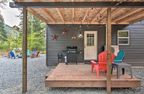 Paradise Estates Cabin | Cozy Cabin - 5 Miles to Mt Rainier National Park!