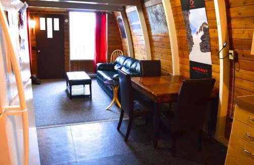 Rossland Ski Chalet | Cozy Cabin at RED - Steps to Skiing & Trails