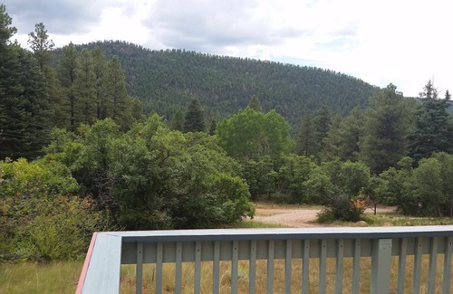 Los Ojos Cabin | Cozy Cabin by the wild Brazos