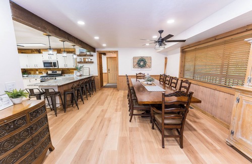 Midway Cabin | Cozy Cabin for the Whole Family!