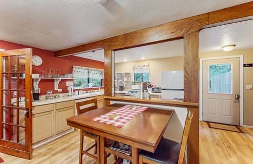 Trinidad House | Cozy cabin for two w/a furnished deck & grassy yard - close to hiking trails