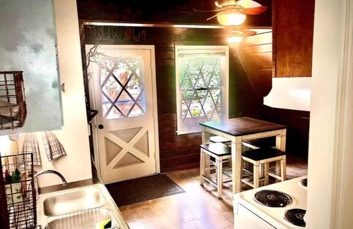 Helen Cabin | Cozy Cabin - Hot Tub! 1 Mile From Downtown Helen