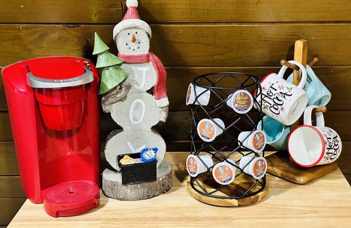 Helen Cabin | Cozy Cabin - Hot Tub! 1 Mile From Downtown Helen