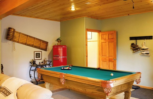 Valley of the Sun Cabin | Cozy Cabin- Hot Tub - Game Room- Sauna!