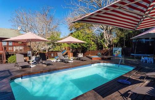 Old Place Cabin | Cozy cabin in beautiful Knysna South Africa by the lagoon with WiFi, heated pool