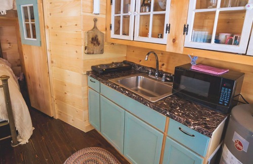 South Londonderry Cabin | Cozy cabin in charming Londonderry