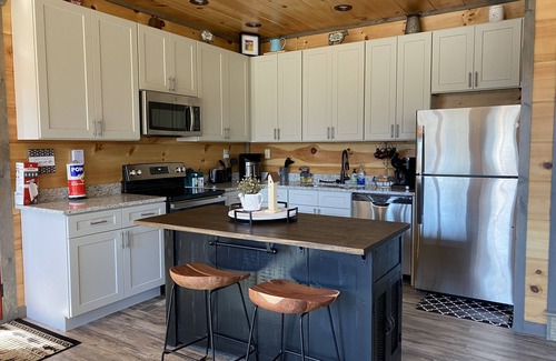 Gatlinburg - Pigeon Forge Cabin | Cozy cabin in Cobbly Nob