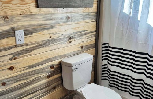 Kila Cabin | Cozy cabin in delightful Niarada with AC, WiFi
