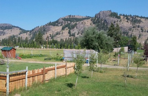 Rock Creek Cabin | Cozy Cabin in Kettle Valley