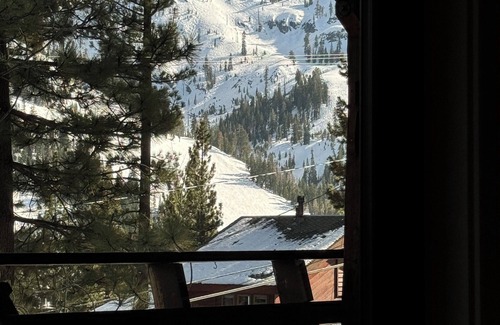 Olympic Valley Cabin | Cozy Cabin in Olympic Valley, next to Palisades Resort & Tahoe City