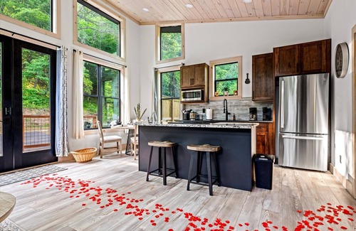 Sevierville Cabin | Cozy cabin in peaceful, serene, wooded setting 20 minutes from area attractions.