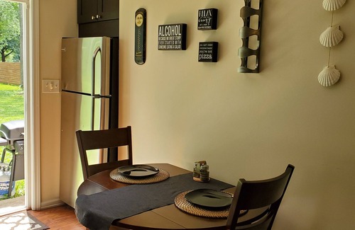 Hanover Park House | Cozy Cabin In Roselle