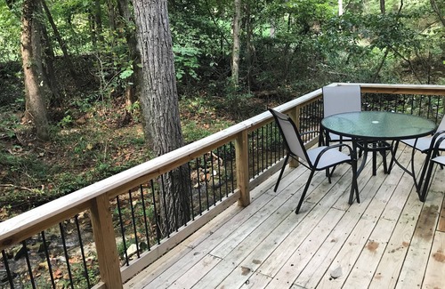 Bruno Cabin | Cozy cabin in secluded forest with deck on creek. Full kitchen. 900 square feet.