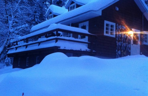 Morin Heights Cottage | Cozy Cabin in the Woods Bordering on hiking and biking Trails citq 273674