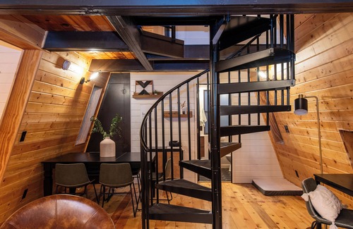 Groom Creek Cabin | Cozy Cabin in the Pines, 15 Min to Whiskey Row, 8 Min to Goldwater Lake