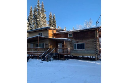 College House | Cozy Cabin in the woods