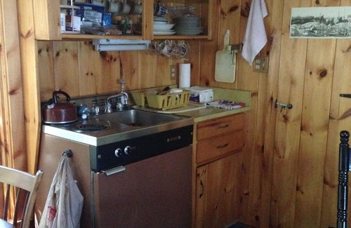 Islesboro Apartment | ~ Cozy Cabin in the woods On Penobscot Bay Right Near the water ~