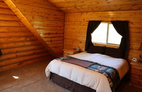 Mammoth Creek Cabin | Cozy cabin in the woods with fishing and hiking close by