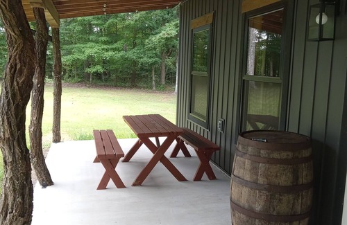 Dunlap Cabin | Cozy cabin in tranquil Dunlap with WiFi. Close to Fall Creek Falls state park.