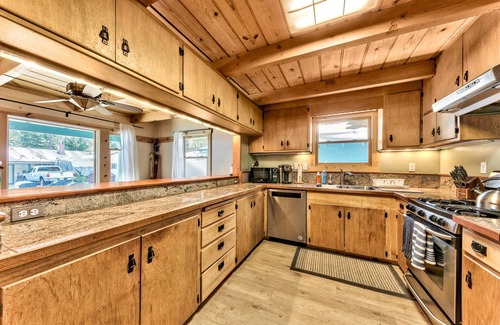 South Lake Tahoe Cabin | Cozy cabin in South Lake Tahoe