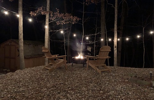 Massanutten Cabin | Cozy Cabin Minutes from Ski Slope and Water Park!