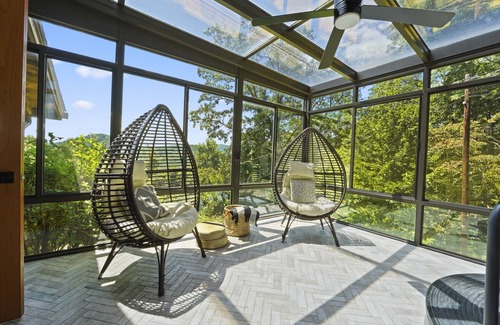 Black Mountain Cabin | Cozy Cabin, Mountain Views/Hot Tub & Game Room + Near Asheville