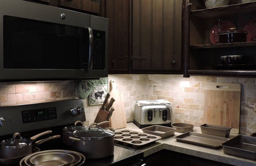 Robbinsville Cabin | Cozy cabin, mountain view & Wi-fi, Leavers available Oct 13-16 & Oct 26-Nov 10