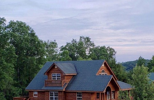 Revelo Cabin | Cozy Cabin Mountain Getaway ~Secluded & Scenic ~ Big South Fork! Relax Explore