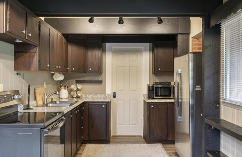 Duck Creek Village Cabin | COZY🏡CABIN NEAR⛰BRIAN HEAD☀️ZION🌄BRYCE CANYON 🏞WITH📡Wi-Fi 🐶 PET FRIENDLY